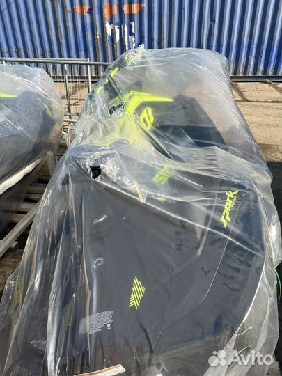 Новый BRP Sea-Doo spark Trixx 2 UP 90