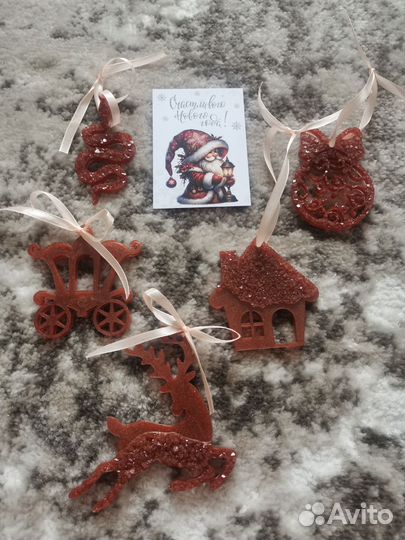 Ёлочные игрушки