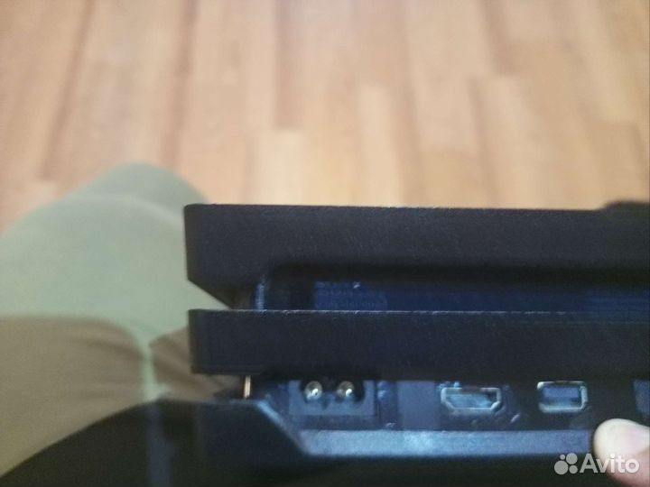 Sony PS4 pro 1tb 2геймпада и два диска