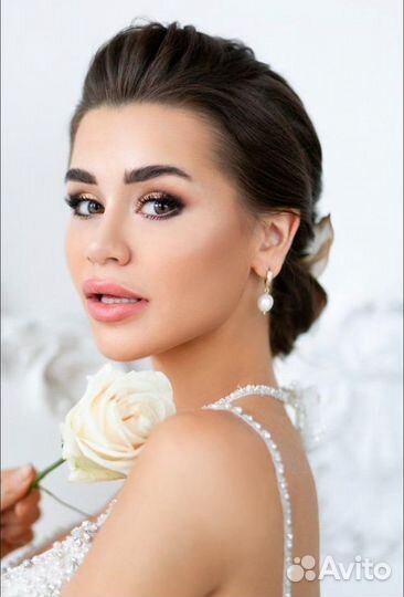 Прически и макияж