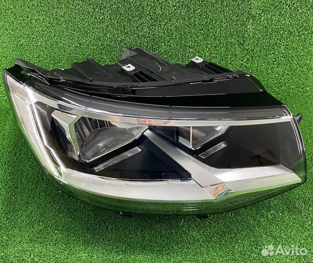 Фара правая Transporter 15-19 2 секции