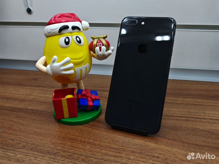 iPhone 8 Plus, 64 ГБ