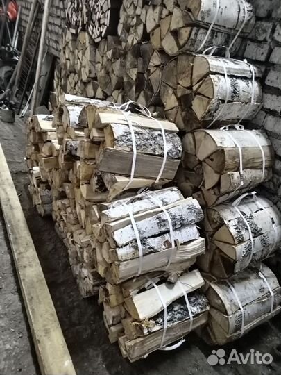Дрова в вязанках