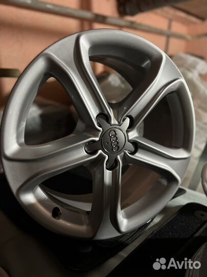 Диски на audi r17 комплект