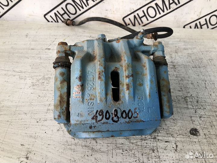 Суппорт передний левый Toyota Avensis I T220