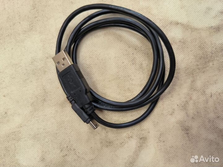 Кабели для зарядки телефонов и умных браслетов