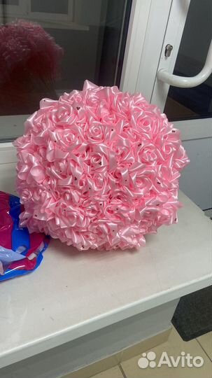 Розы из атласных лент