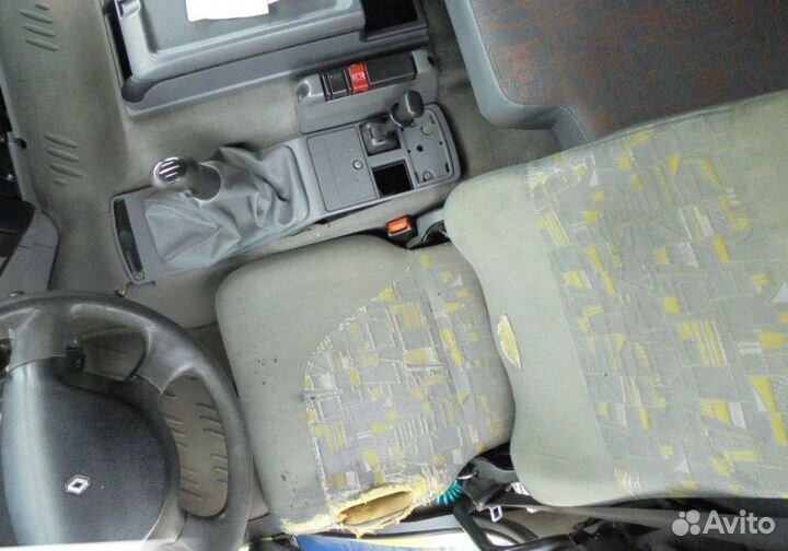 В разборке грузовик Renault,Premium I 1996-2007