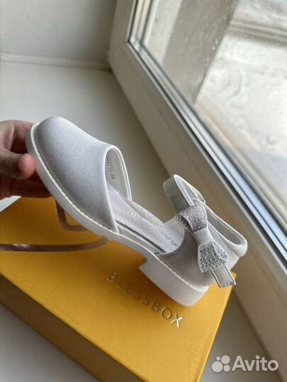 Туфли белые для девочки праздничные
