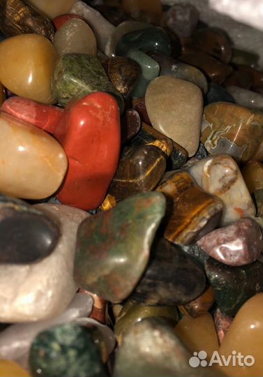 Натуральные камни-самоцветы