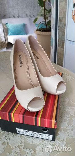 Туфли бежевые 39-40