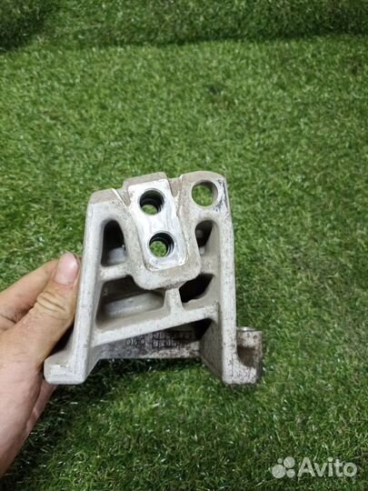 Кронштейн МКПП Kia Rio 3