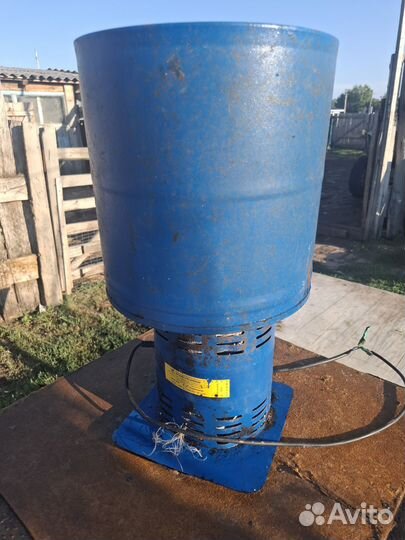 Измельчитель зерна, зернодробилка