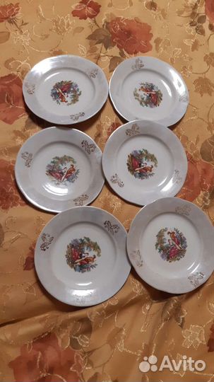 Рюмки, тарелки, чашки, ваза