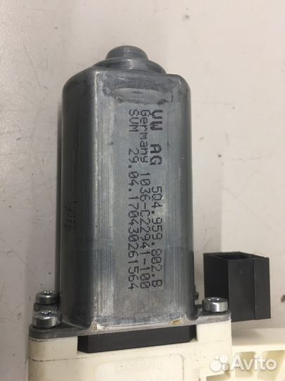 Моторчик стеклоподъемника передний (правый)