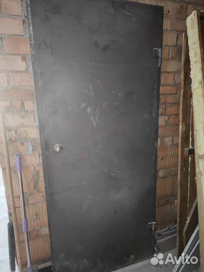 Дверь входная металлическая