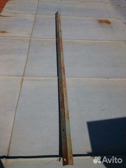 Уголок металлический