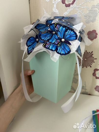 Бабочки в коробке