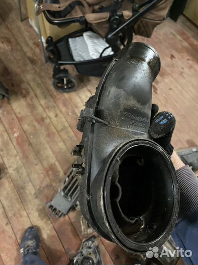 Воздухозаборник Volkswagen Passat (B3) 1988-1993