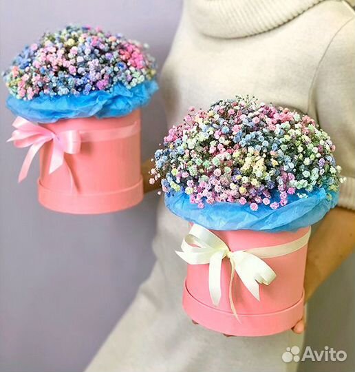 Букет из гипсофилы в шляпной коробке. Цветы