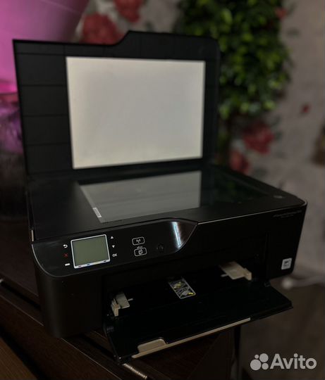Принетер HP Deskjet Advantage 3525
