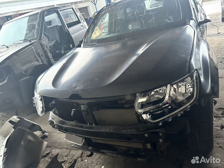 Renault Duster 1.6 МТ, 2021, битый, 120 000 км