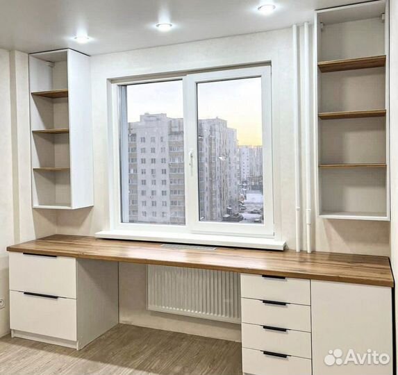 Рабочая зона возле окна