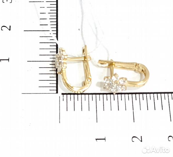 Золотые серьги с камнем