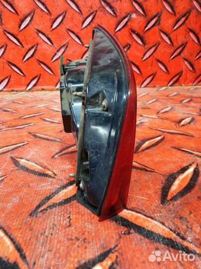 Фонарь внутренний левый Toyota Land Cruiser 200 20