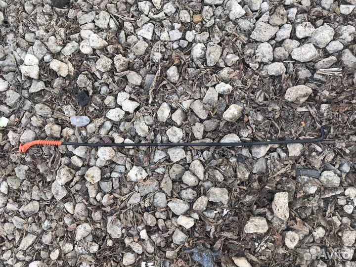 Упор капота Volkswagen Polo 5 sedan Skoda Rapid