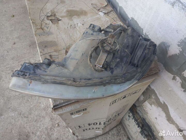 Фара Hyundai gets