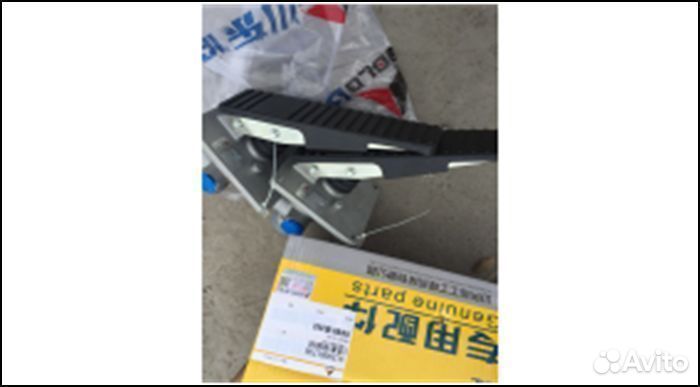 Педаль тормоза (в сборе с клапаном) LY60F sdlg