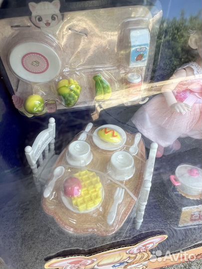 Набор мебель для кухни с куколкой аниме