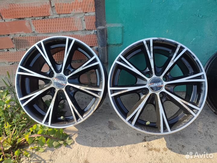 Красивый комплект 4/100 R14