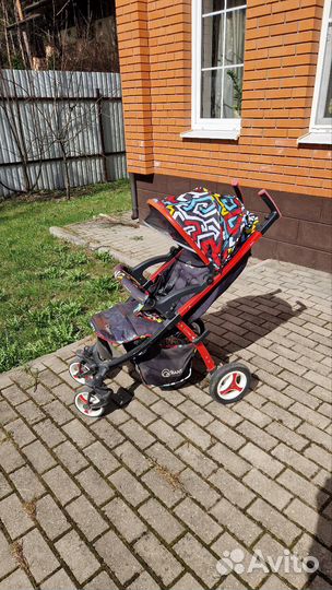 Прогулочная коляска