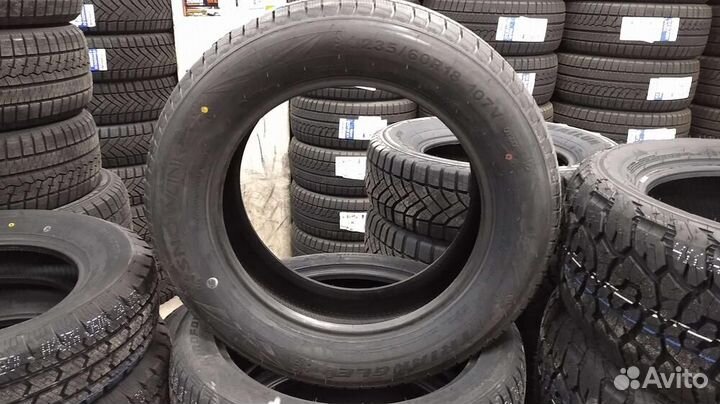 Triangle PL02 235/60 R18 107V