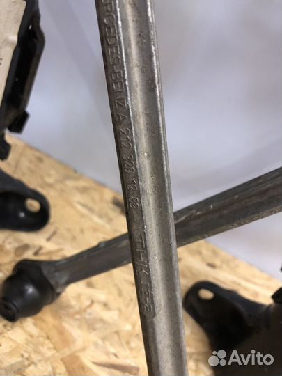 Амортизатор передний мерседес CLS W218