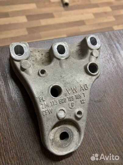Кронштейн опоры двигателя Volkswagen Polo
