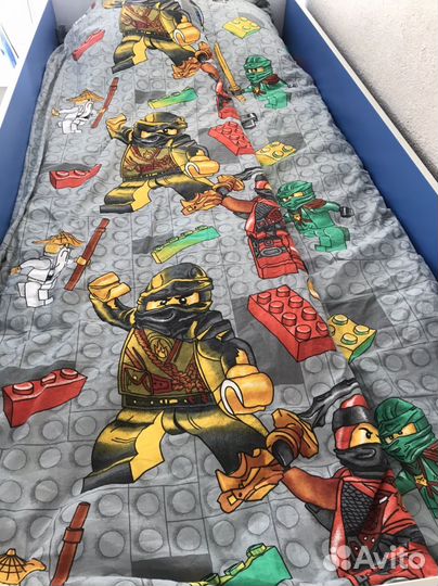 Детская кровать чердак со столом и шкафом