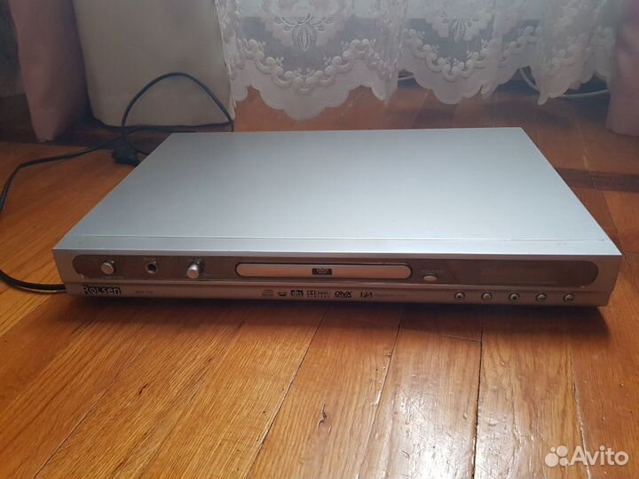 DVD-плеер Rolsen RDV-710 б/у