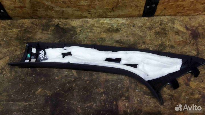Обшивка стойки передняя правая Mercedes-Benz X