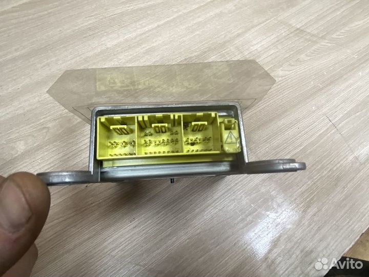 Блок управления AIR BAG Nissan Avenir W11 с1998-20