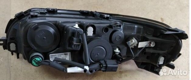 Фара правая Volvo V70 правый руль С 2005