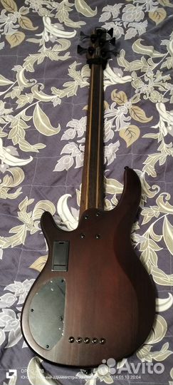 Бас гитара cort 5 струн