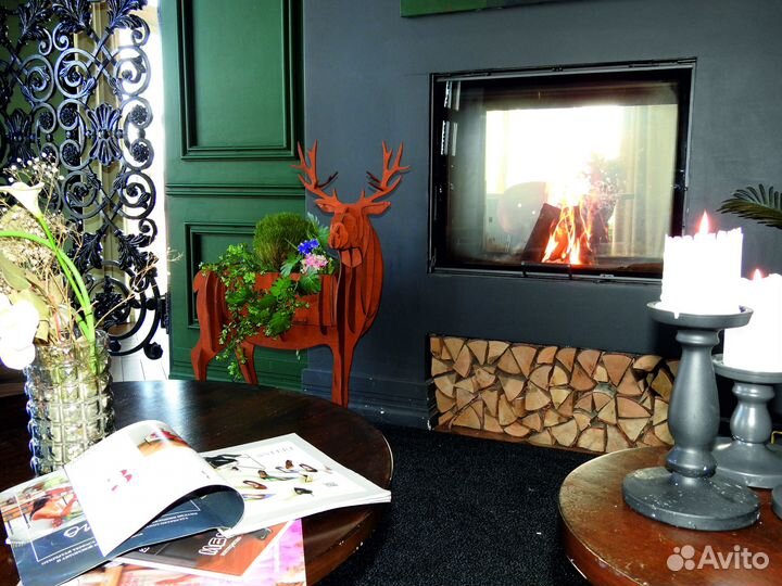 Декоративный Олень с ящиком-кашпо для цветов