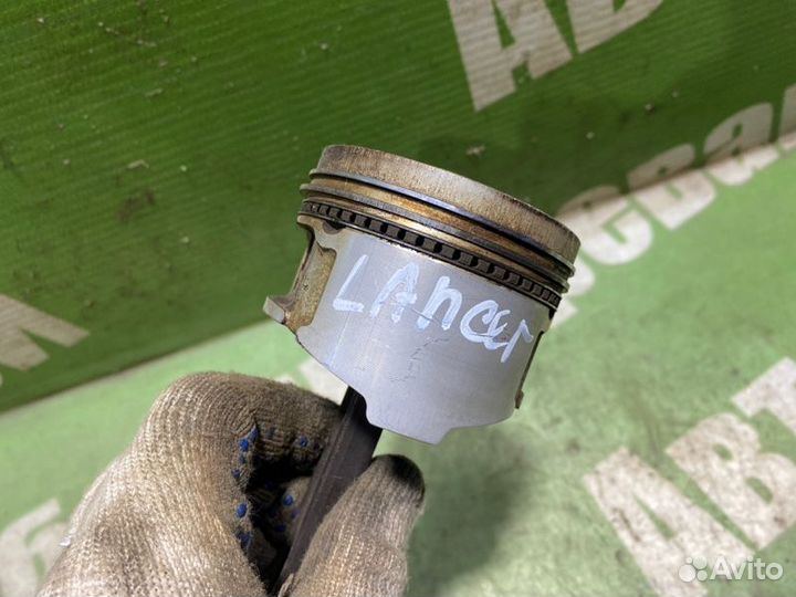 Поршень шатун Mitsubishi Lancer 6 C61A 4G15 1991