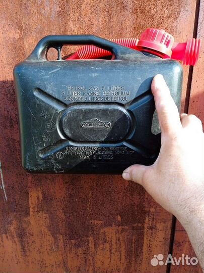 Канистра 5литров для лодочного мотора