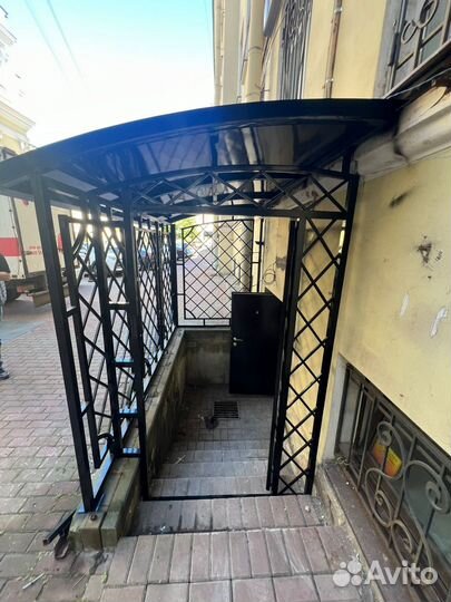 Навес над крыльцом