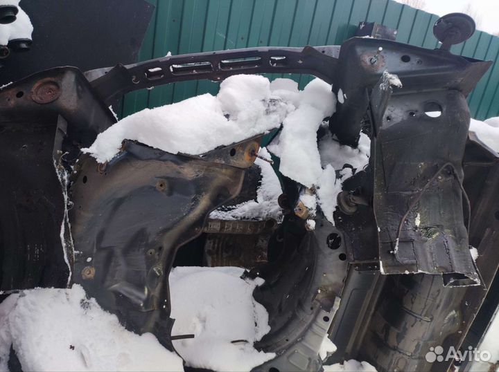 Телевизор с лонжеронами в сборе Ssang Yong Kyron