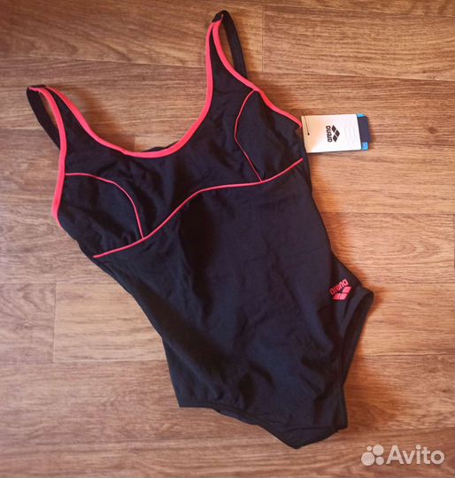 Купальники женские Арена, новые